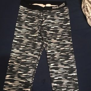 Nike Pro Cropped Leggings. Size XL. Never worn.